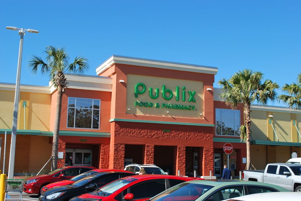 Tower Oaks End Cap: 8927 S.R. 52, Hudson, FL 34667